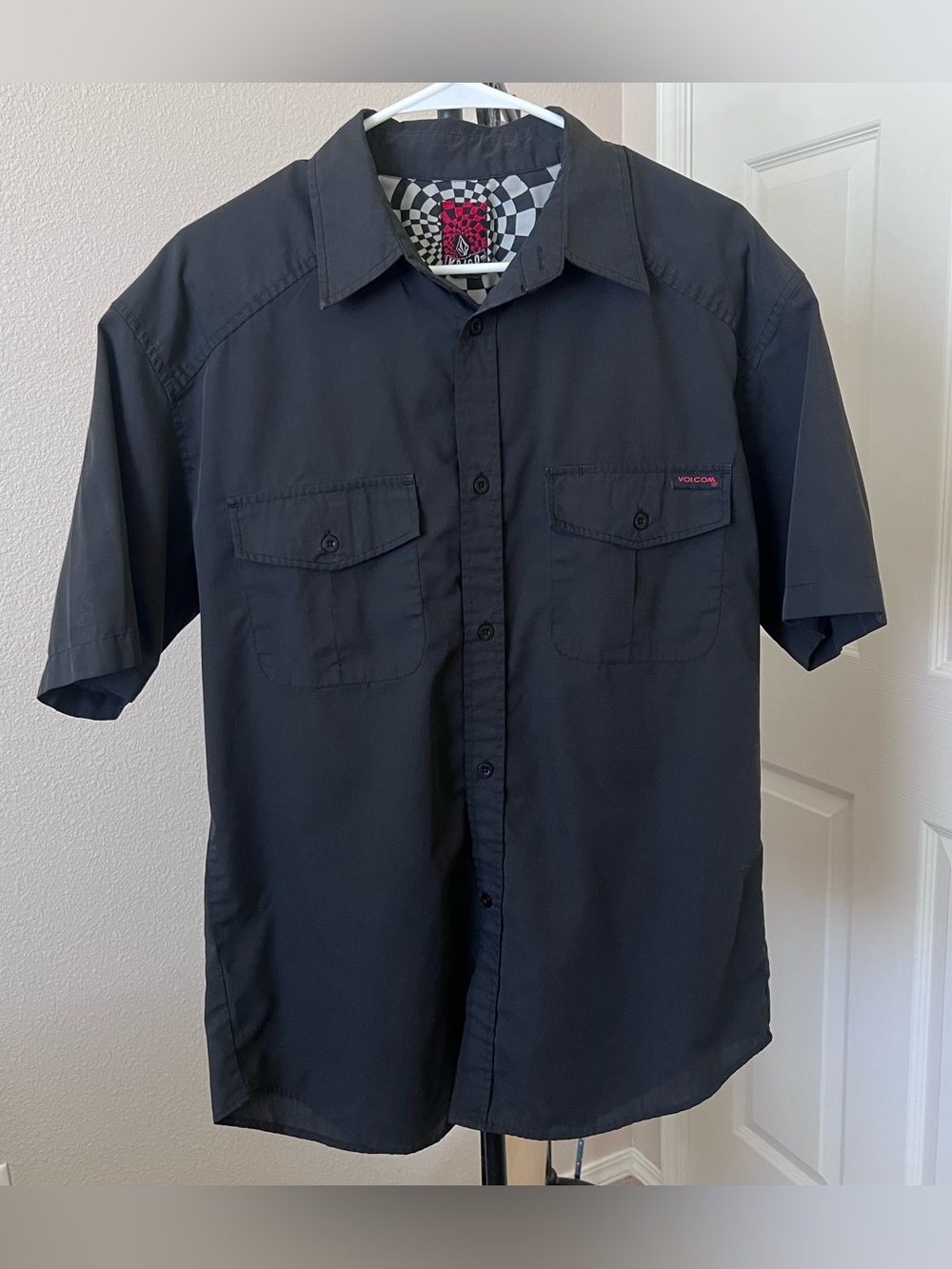 vintage Volcom black button up